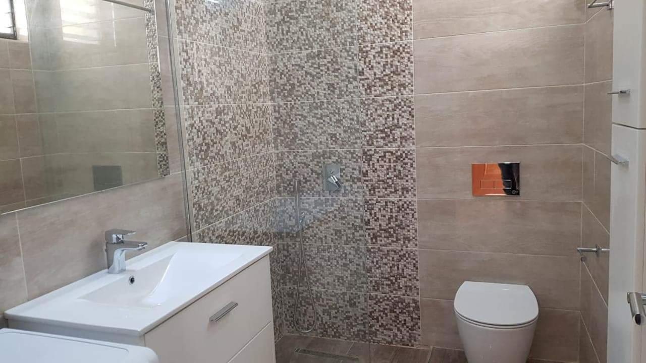Spacious Apartment Near The Beach Sarandë Exteriér fotografie